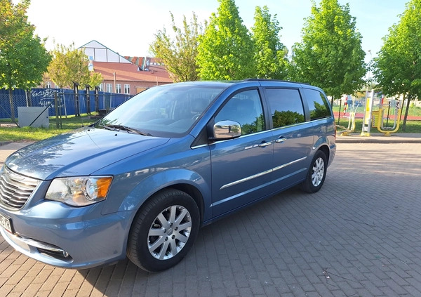 Chrysler Town &amp; Country cena 50000 przebieg: 300000, rok produkcji 2012 z Luboń małe 92